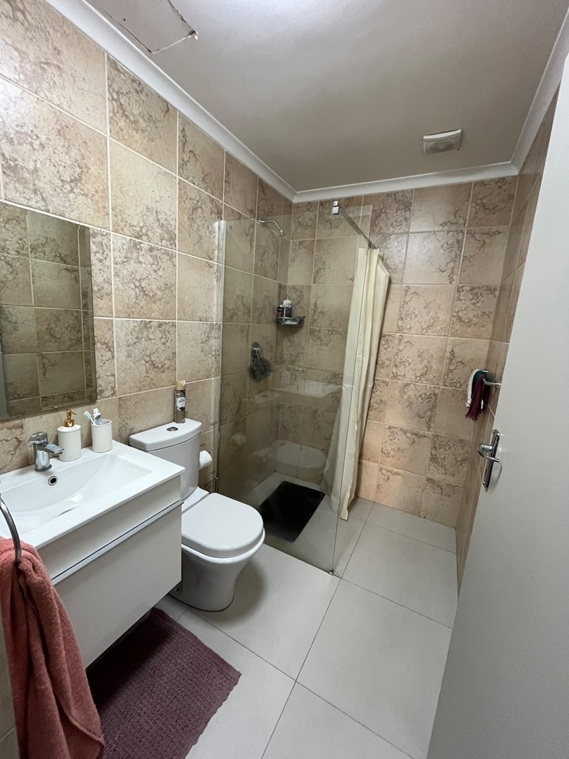 To Let 1 Bedroom Property for Rent in Walmer Estate Western Cape